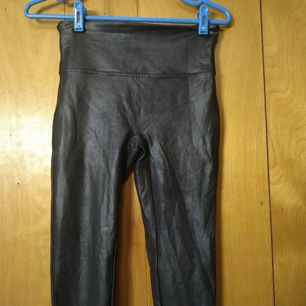 Spanx Size Medium Black Metallic Silver Shimmer Leggings Shine Shapewear Pant